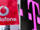 Vodafone und Telekom Logos auf einem Bild getrennt durch einen weißen Strich