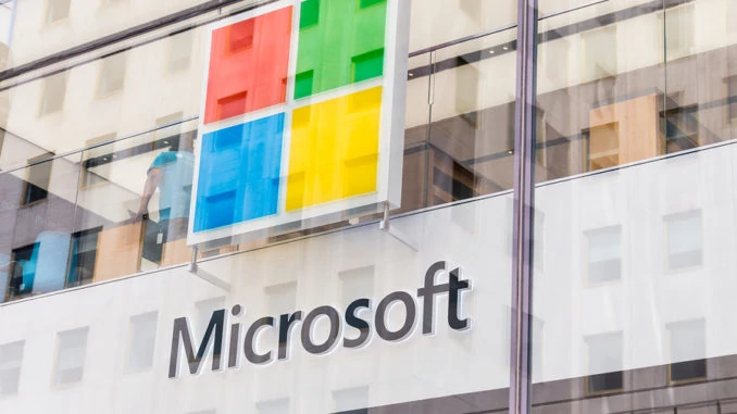 New York, USA - 15. Mai 2019: Microsoft Store in Manhattan. Microsoft ist der weltweit größte Softwarehersteller, der auf dem Markt für PC-Betriebssysteme, Büroanwendungen und Webbrowser dominiert